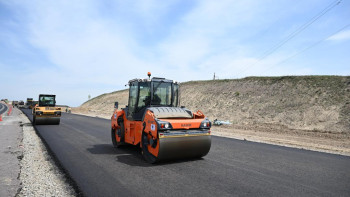 Фотография к новости: Как проводится ремонт автобана в области Жетысу