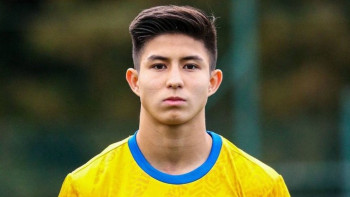 Фотография к новости: Сатпаев назван лучшим нападающим в истории Казахстана