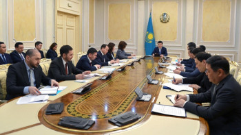 Фотография к новости: Ерлан Карин провел республиканское совещание по межэтническому согласию