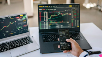 Фотография к новости: «Золотая пятёрка»: Минфин и Нацбанк определили первичных банков-дилеров на рынке ГЦБ