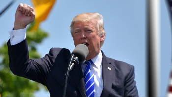 Фотография к новости: Трампа могут включить в число номинантов на Нобелевскую премию