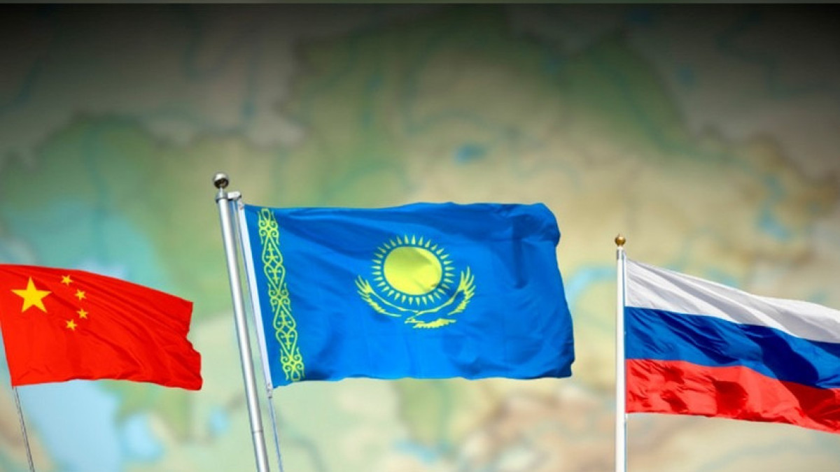  коллаж BAQ.KZ