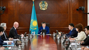 Фотография к новости: Бектенов поручил завершить ремонт теплосетей до конца августа