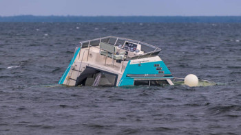 Фотография к новости: Сухогруз ушёл под воду у острова Андрос