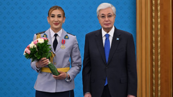 Фотография к новости: Глава государства вручил награды сотрудникам силовых структур