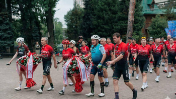 Фотография к новости: Более 200 алматинцев проехали 40 км в честь Дня Победы