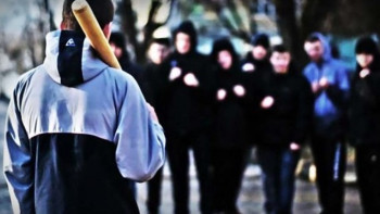 Фотография к новости: Мигранты из Центральной Азии устроили массовую драку в России