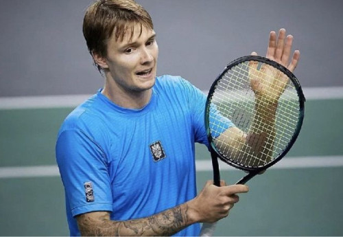Фотография к новости: Александр Бублик опустился в чемпионской гонке ATP