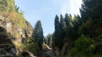 Фотография к новости: Подросток отстал от группы на пике Букреева под Алматы