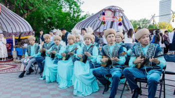 Фотография к новости: Этностиль, музыка и ремёсла: чем удивляют жителей атырауцев на фестивале