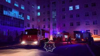 Фотография к новости: В Астане загорелась детская больница
