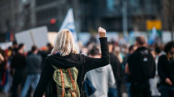Фотография к новости: Тысячи людей протестуют в Мадриде: что требуют жители