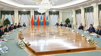 Фотография к новости: Токаев принял председателя Посткома ВСНП Китая