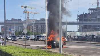 Фотография к новости: В Астане взорвался и загорелся автомобиль: есть пострадавшие