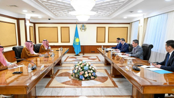 Фотография к новости: Олжас Бектенов провел переговоры с министром промышленности Саудовской Аравии