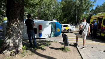 Фотография к новости: Полицейский автозак протаранил легковушку в центре Костаная