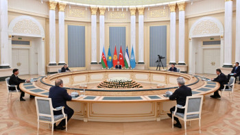 Фотография к новости: Президент встретился с председателями верховных судов стран – участниц ОТГ