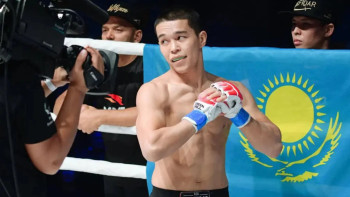 Фотография к новости: Асу Алмабаев досрочно победил американца на турнире UFC в Баку