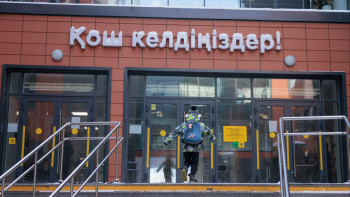 Фотография к новости: Токаев: Почти 600 современных школ построено за последние три года в Казахстане