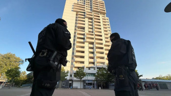 Фотография к новости: В Германии оцепили высотку после атаки на машину полиции