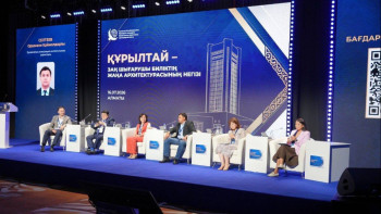 Фотография к новости: Роль Курултая в формировании новой архитектуры законодательной власти обсудили в Алматы