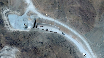 Фотография к новости: Трамп пригрозил уничтожить секретный ядерный объект Ирана под горой