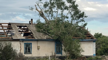 Фотография к новости: «Комбайн подняло и перевернуло»: очевидец рассказал о воронке в Павлодарской области