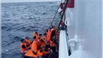 Фотография к новости: В Южно-Китайском море затонуло вьетнамское судно: спасены 37 человек