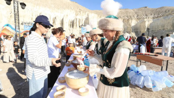 Фотография к новости: В Мангистау выберут лучший шубат и продукты из верблюжьего молока на фестивале
