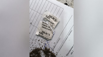 Фотография к новости: Пакетик Silica Gel оказался тайником: В ВКО пресекли передачу запрещенного вещества осужденному