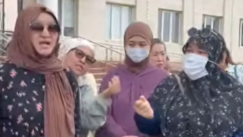 Фотография к новости: Многодетным семьям в Атырау отказали в помощи перед школой