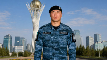 Фотография к новости: Боец СОБР спас в автобусе Астаны ребёнка, подавившегося конфетой