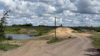Фотография к новости: Дамбу снова смыло: в Костанайской области не могут решить вопрос с возведением моста между селами