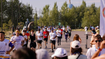 Фотография к новости: 2,5 тысяч астанчан пробежали дистанцию 6,2 километра