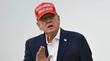Фотография к новости: Трамп пригрозил разбомбить Оман из-за переговоров с Ираном