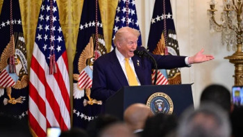 Фотография к новости: «Вы знаете, о ком идет речь»: Трамп пригрозил Ирану и его союзникам