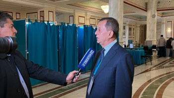 Фотография к новости: «Мы видели, как люди стояли в очереди»: международный наблюдатель из Узбекистана оценил выборы в Курултай