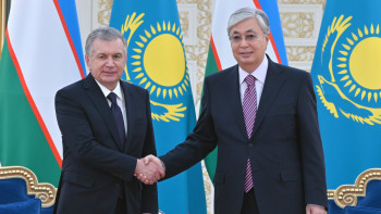 Фотография к новости: Токаев провёл телефонный разговор с президентом Узбекистана