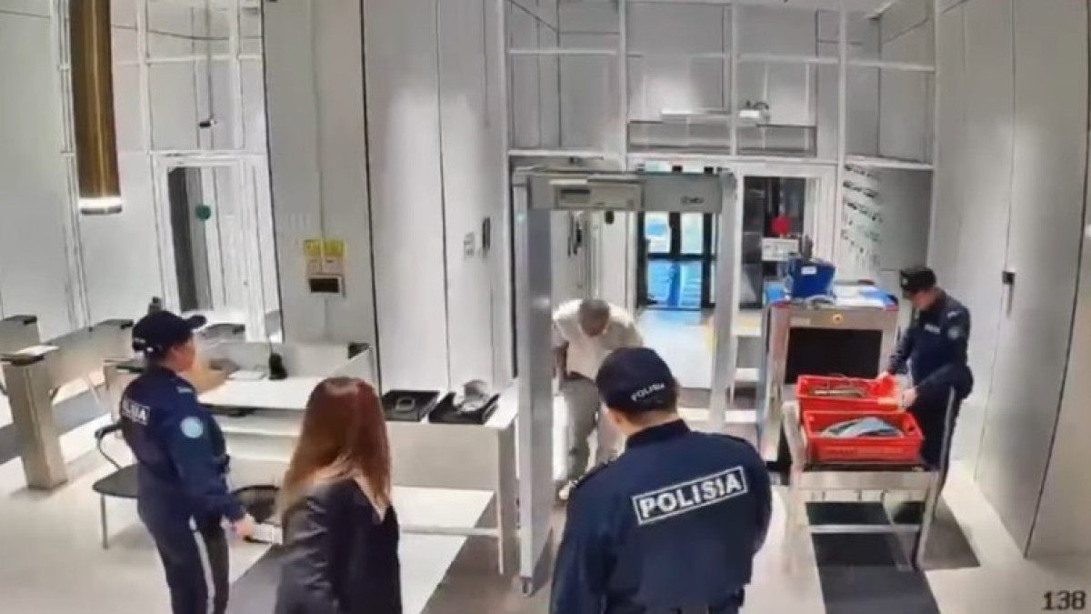 кадр из видео
