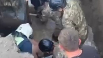 Фотография к новости: Рабочий оказался под завалом грунта в Караганде