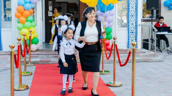 Фотография к новости: Для 15 тысяч первоклашек в Атырауской области прозвенел первый звонок