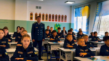 Фотография к новости: В новом учебном году в области Абай за парты сели более 100 тысяч школьников