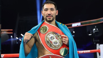 Фотография к новости: Жанибек Алимханулы стал первым номером рейтинга WBO
