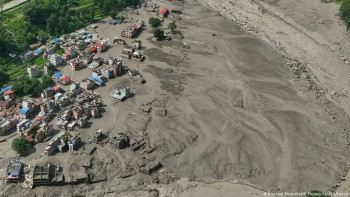 Фотография к новости: Число погибших при наводнении в Непале выросло до 1 252