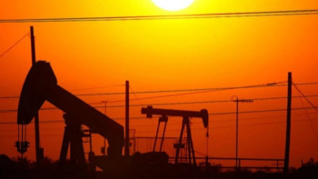 Фотография к новости: Нефть снова у отметки 100 долларов