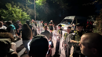 Фотография к новости: Протесты против мигрантов заблокировали дороги в портах Великобритании