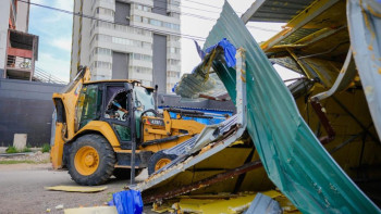 Фотография к новости: Незаконную автомойку демонтируют в Астане