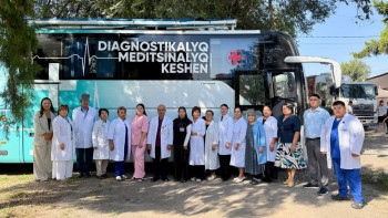Фотография к новости: Казахстанские врачи начали прием жителей отдаленных сел Кыргызстана
