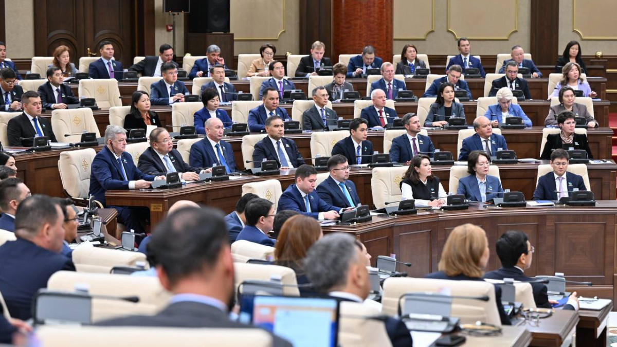  пресс-служба Парламента