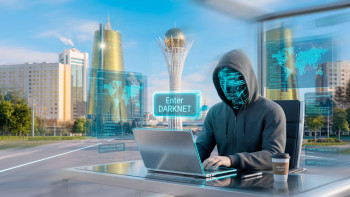 Фотография к новости: Нейросети опаснее даркнета? Почему эксперты советуют не загружать личные данные в ChatGPT